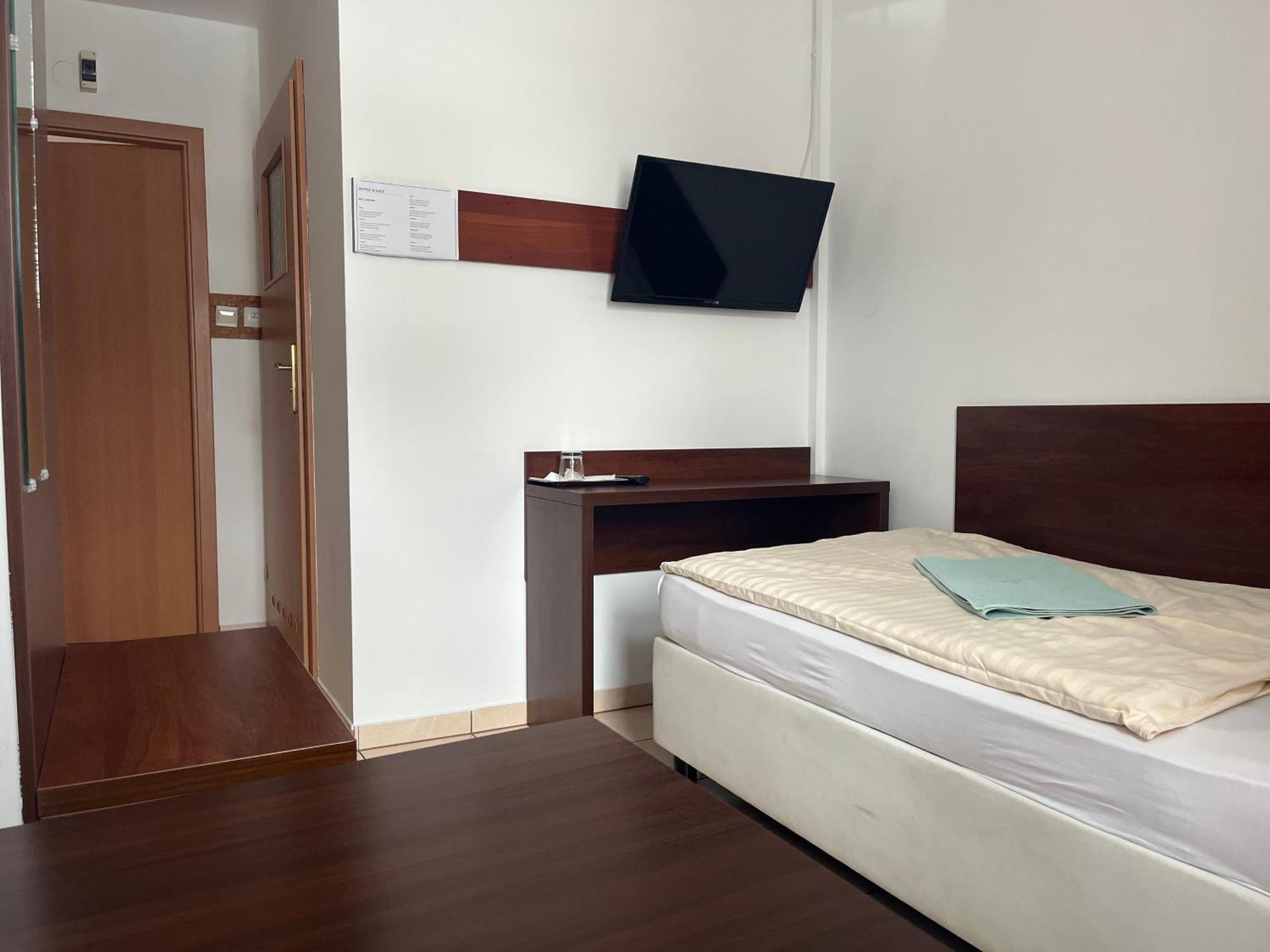 Motel W Lace โบเลสวาเวียส ภายนอก รูปภาพ