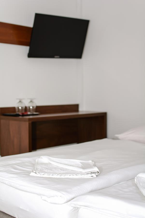 Motel W Lace โบเลสวาเวียส ภายนอก รูปภาพ